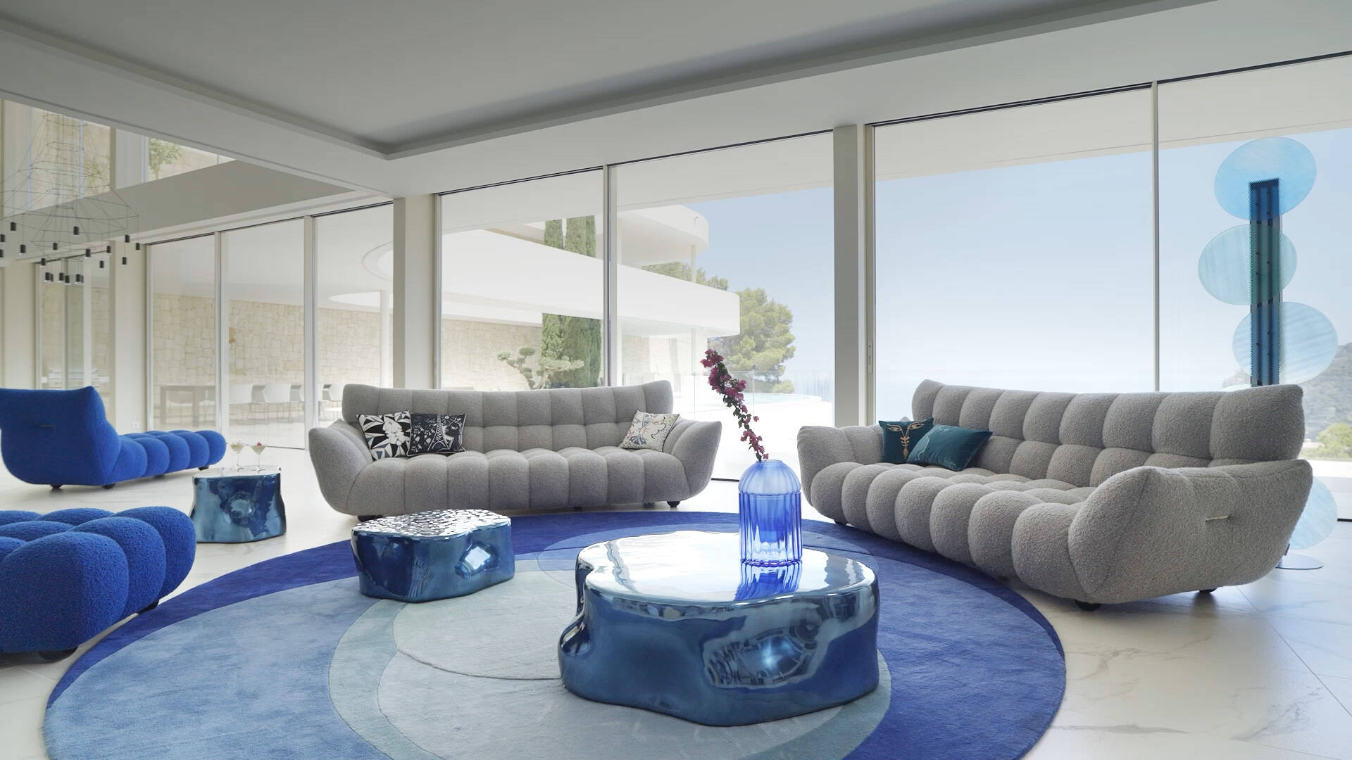 Du 24 Juin au 21 juillet*. Soldes. Roche Bobois.