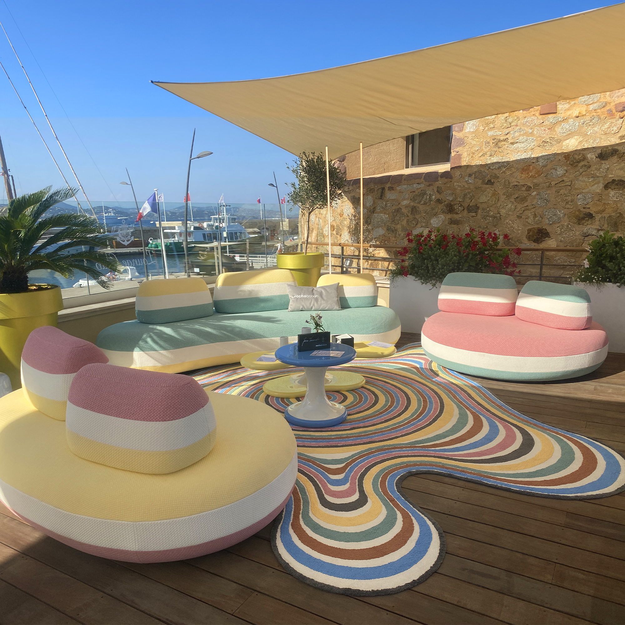 Saint Tropez lounge club 