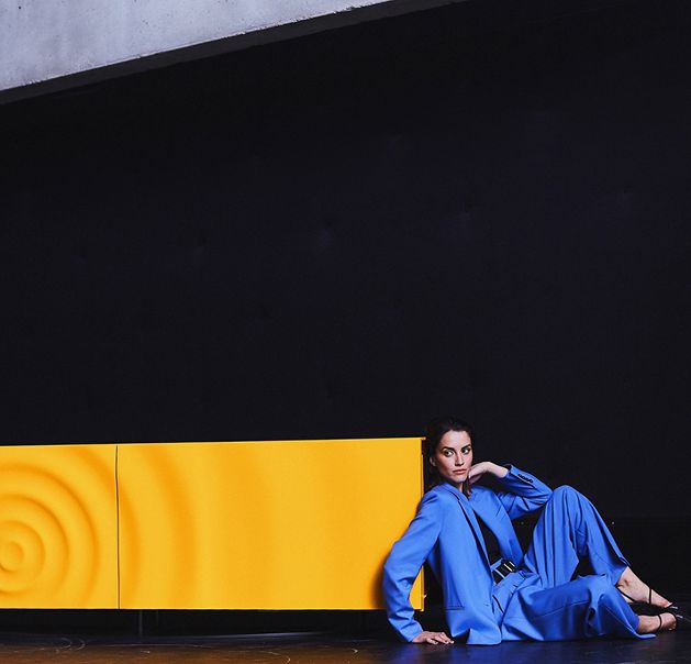 5 CR&Eacute;ATIONS &Agrave; D&Eacute;COUVRIR DANS LE FILM PUBLICITAIRE ROCHE BOBOIS